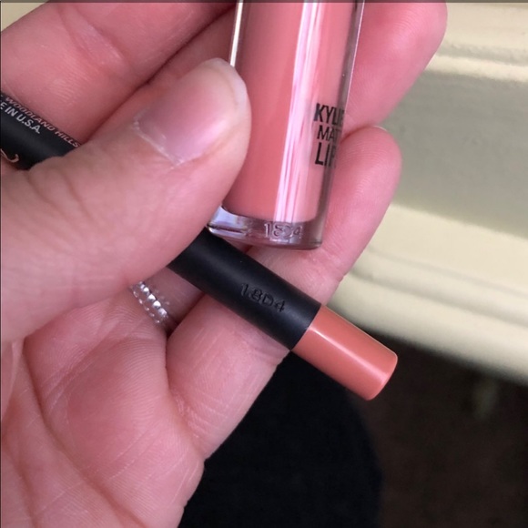Kylie cosmetics lip kit in Apricot - Picture 3 of 3
